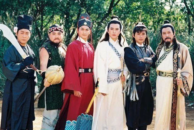 武侠剧《白眉大侠》播出26年,大反派成一线明星,女主角已离世