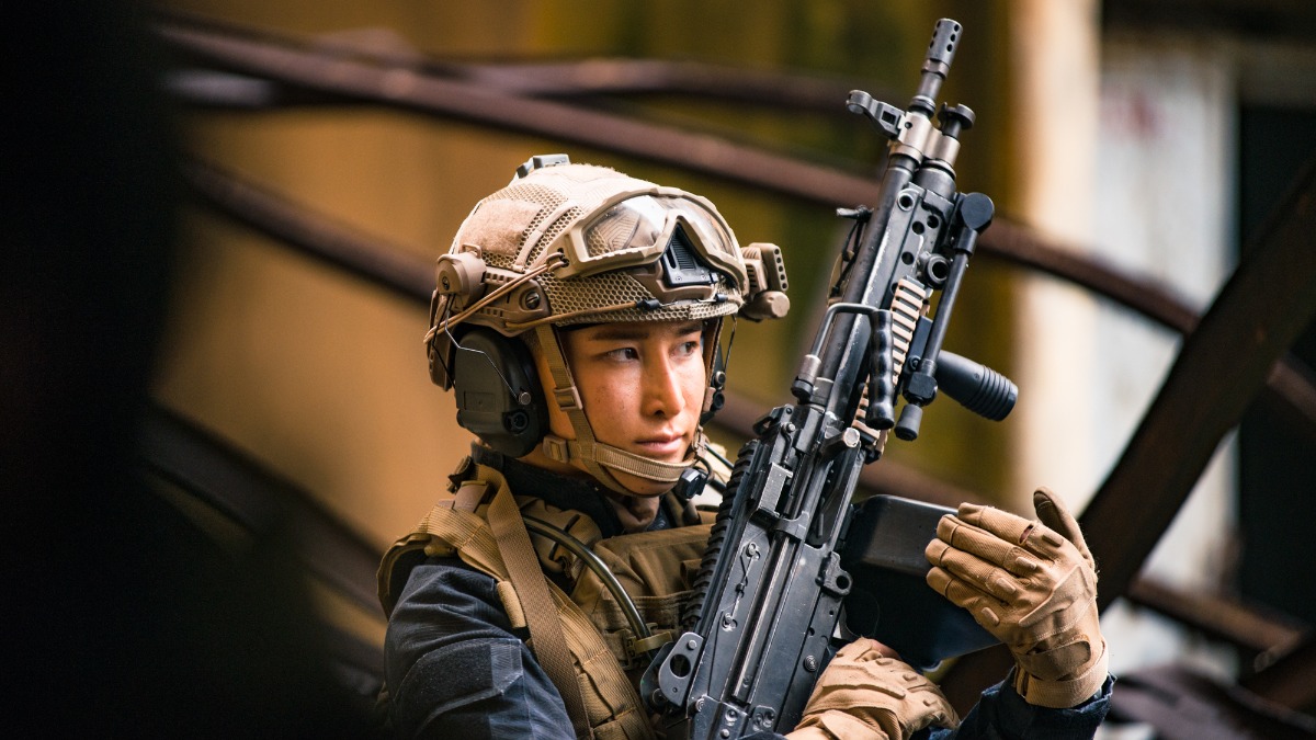 2018年初,蒋璐霞在《红海行动》中出演铁血女兵佟莉,帅翻了许多观众.