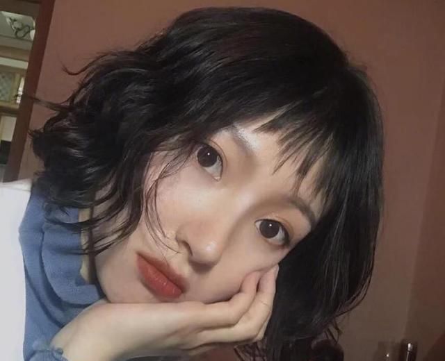 "渣女大波浪"已经过时,"空气木马卷",巨减龄时尚