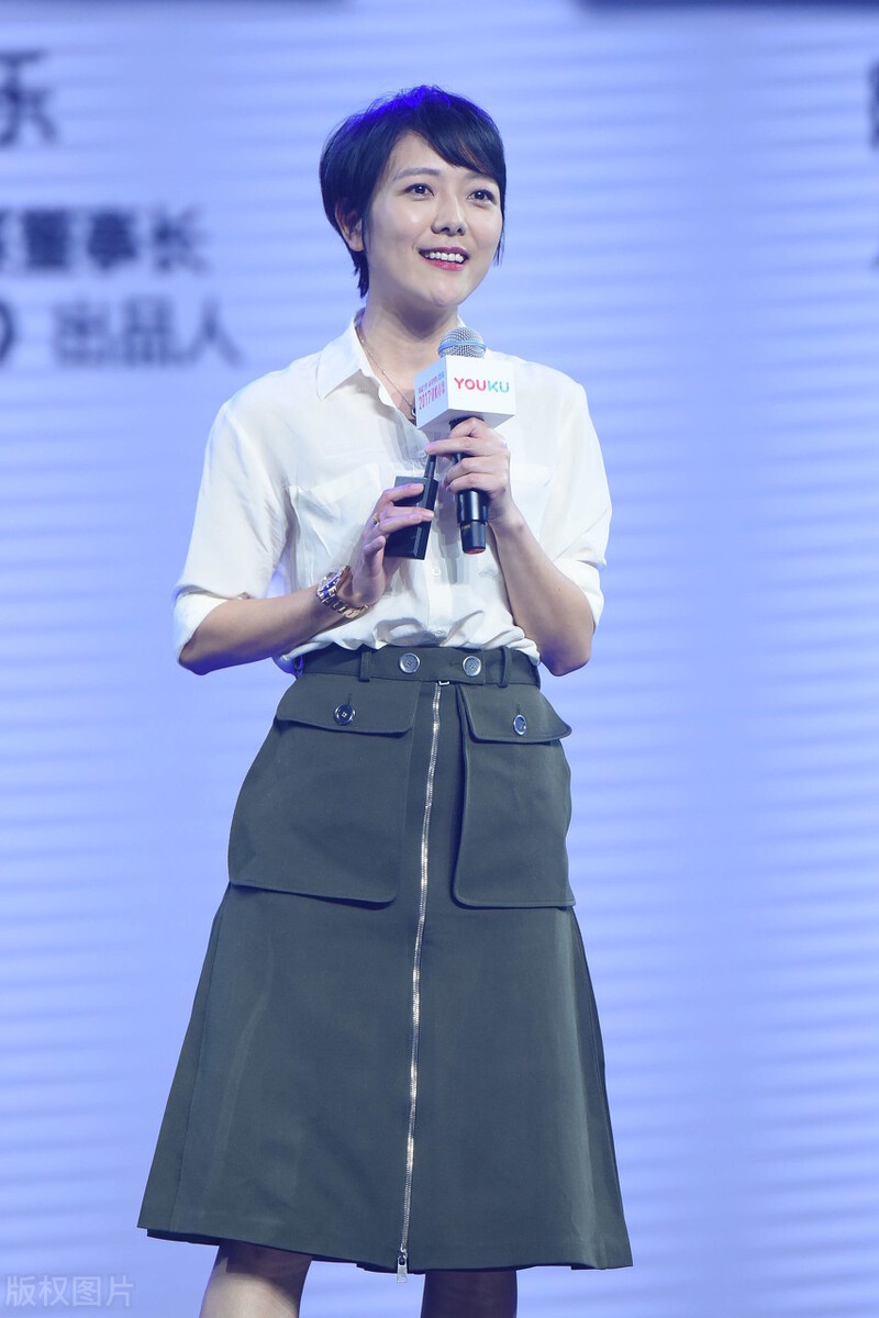 杨乐乐 现身某节目 真是漂亮 她化淡妆还漂亮