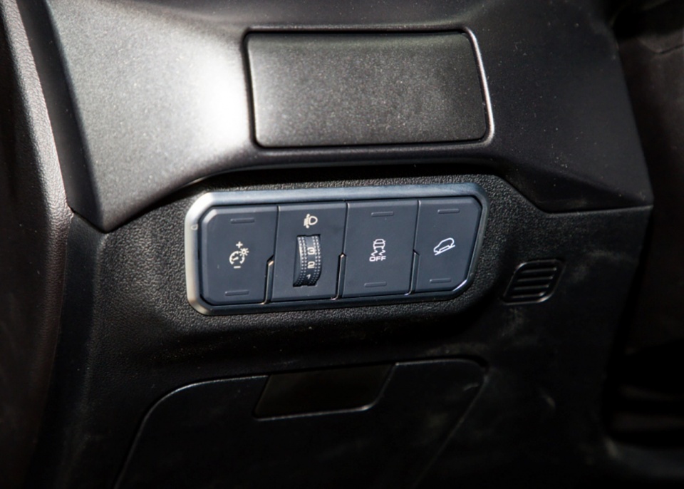 长城越野豪华的巅峰，WEY坦克300刷新了国产越野的高度