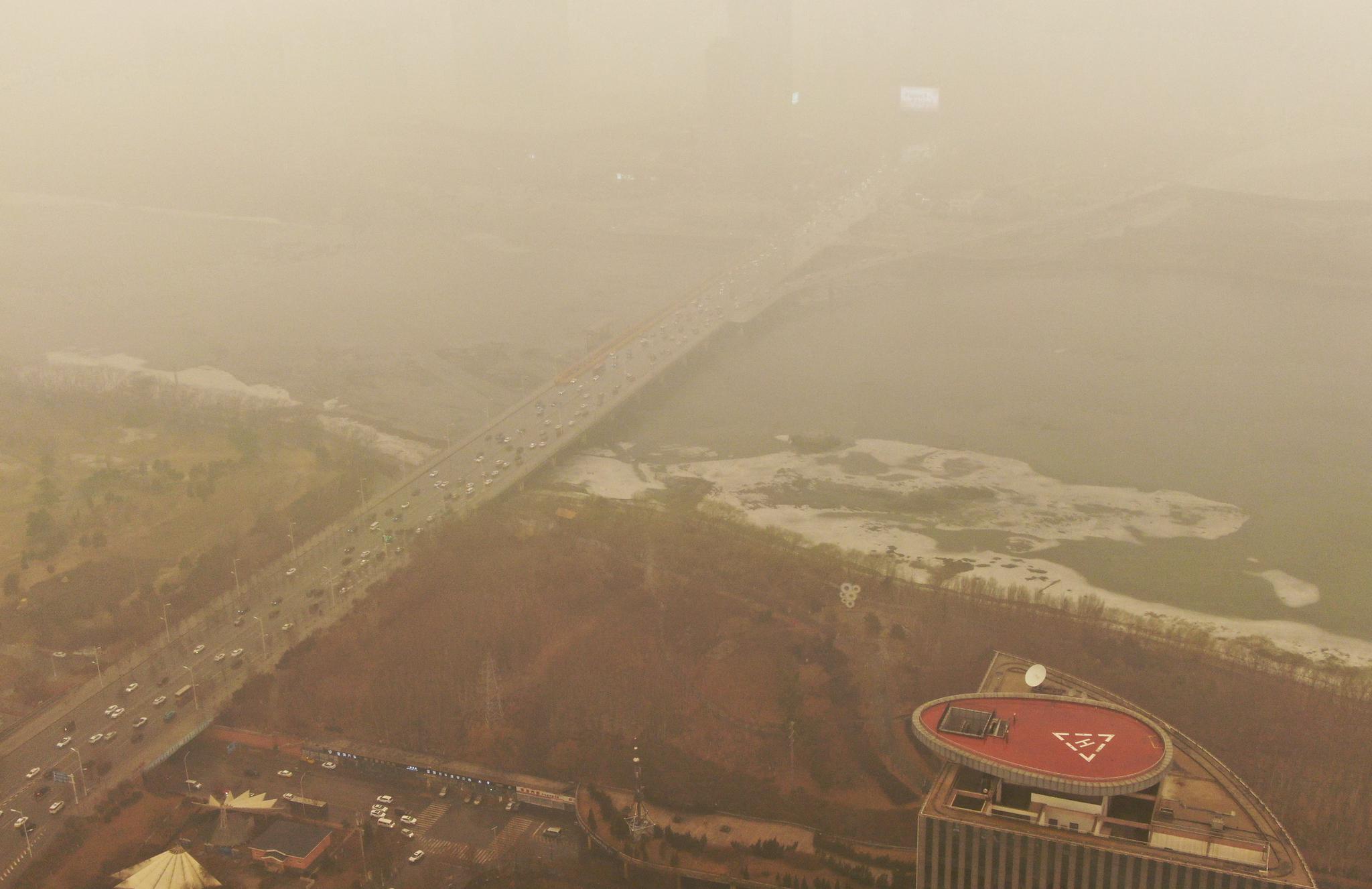 我国北方多地出现沙尘天气