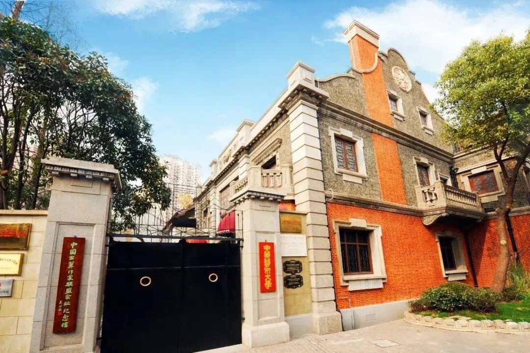没想到，四川北路还有这样一个隐藏身份：“上海的咖啡一条街”休闲区蓝鸢梦想 - Www.slyday.coM