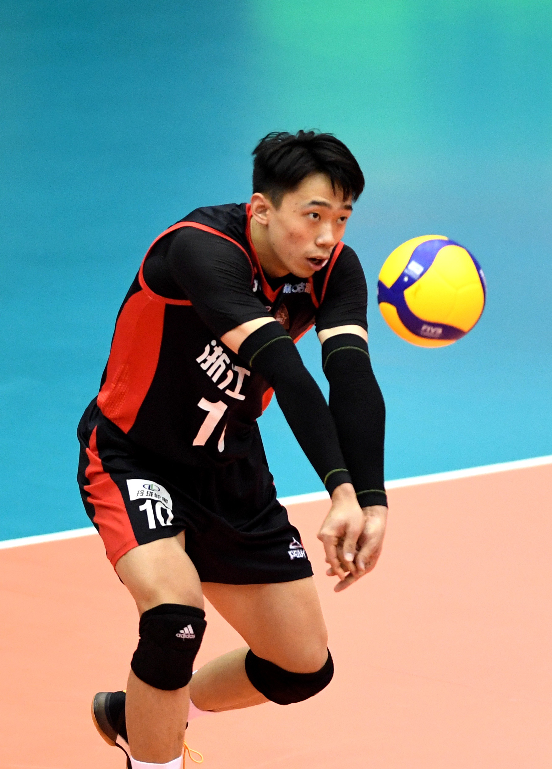 排球——男排超级联赛:浙江胜辽宁