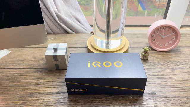 骁龙870 独立显示芯片,iqoo neo5开箱上手试玩!
