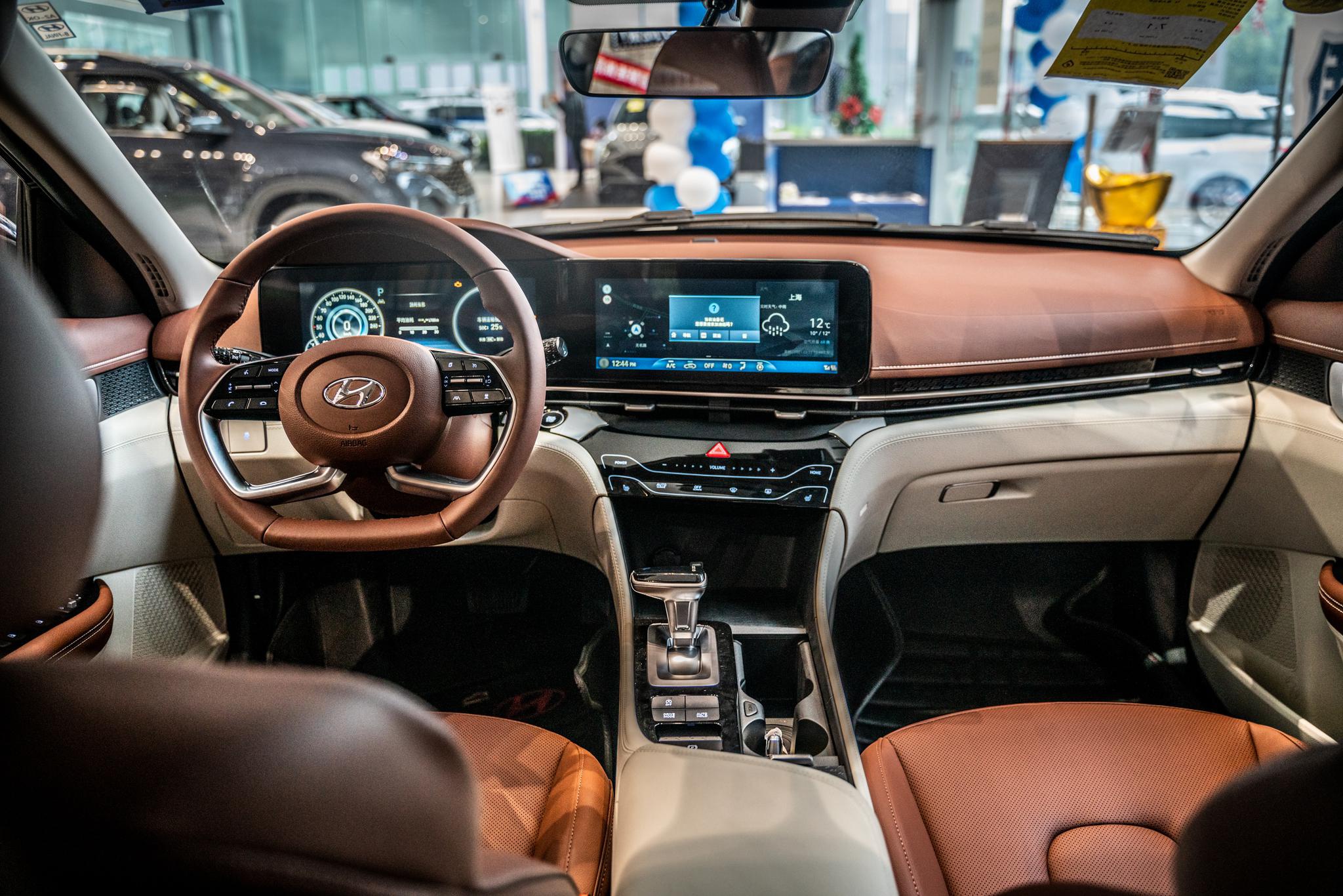 全新北京现代名图到店新颜值新内饰还必要买速腾吗