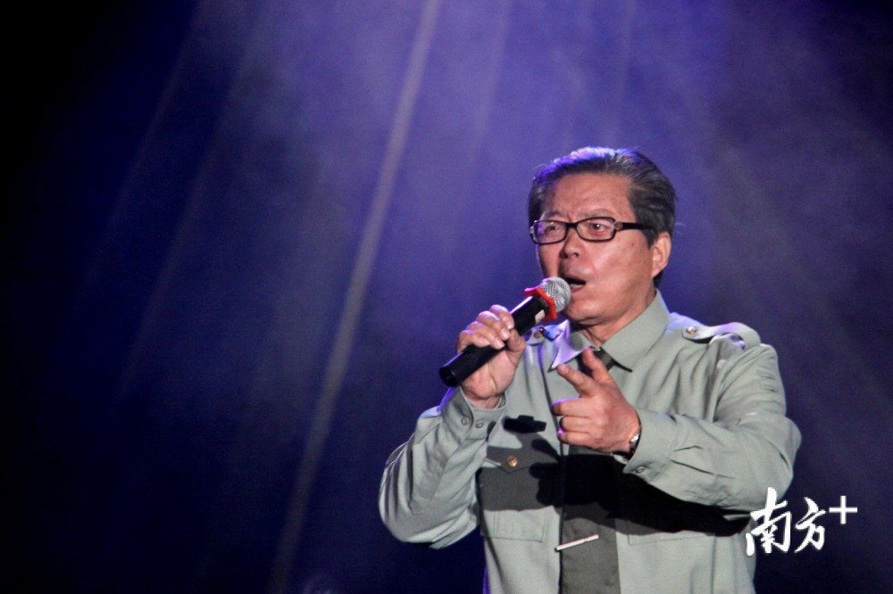 正文  有一位叫梁越的团员是一名话剧演员,"脑瘤"术后面部严重畸形.