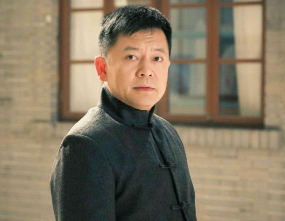 相守28年恩爱如初,女儿漂亮是他的骄傲|何政军|范雨|李幼斌_新浪新闻