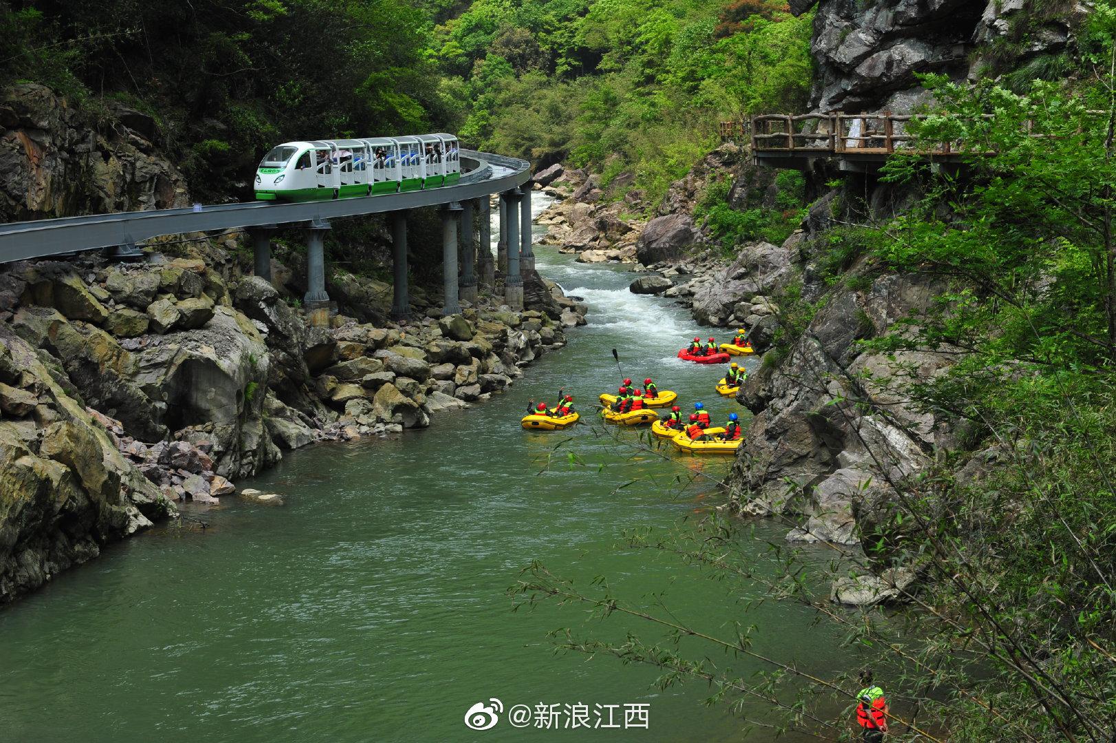 西爷粉福利三爪仑虎啸峡景区门票百元良品铺子大礼包