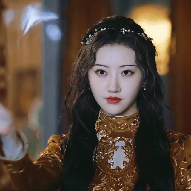 司藤:景甜饰演小5岁男主太奶奶,半妖形象气场强,新剧口碑逆袭|白英|秦