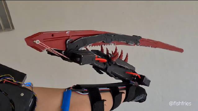 玩家还原赛博朋克2077的螳螂刀 by asperious