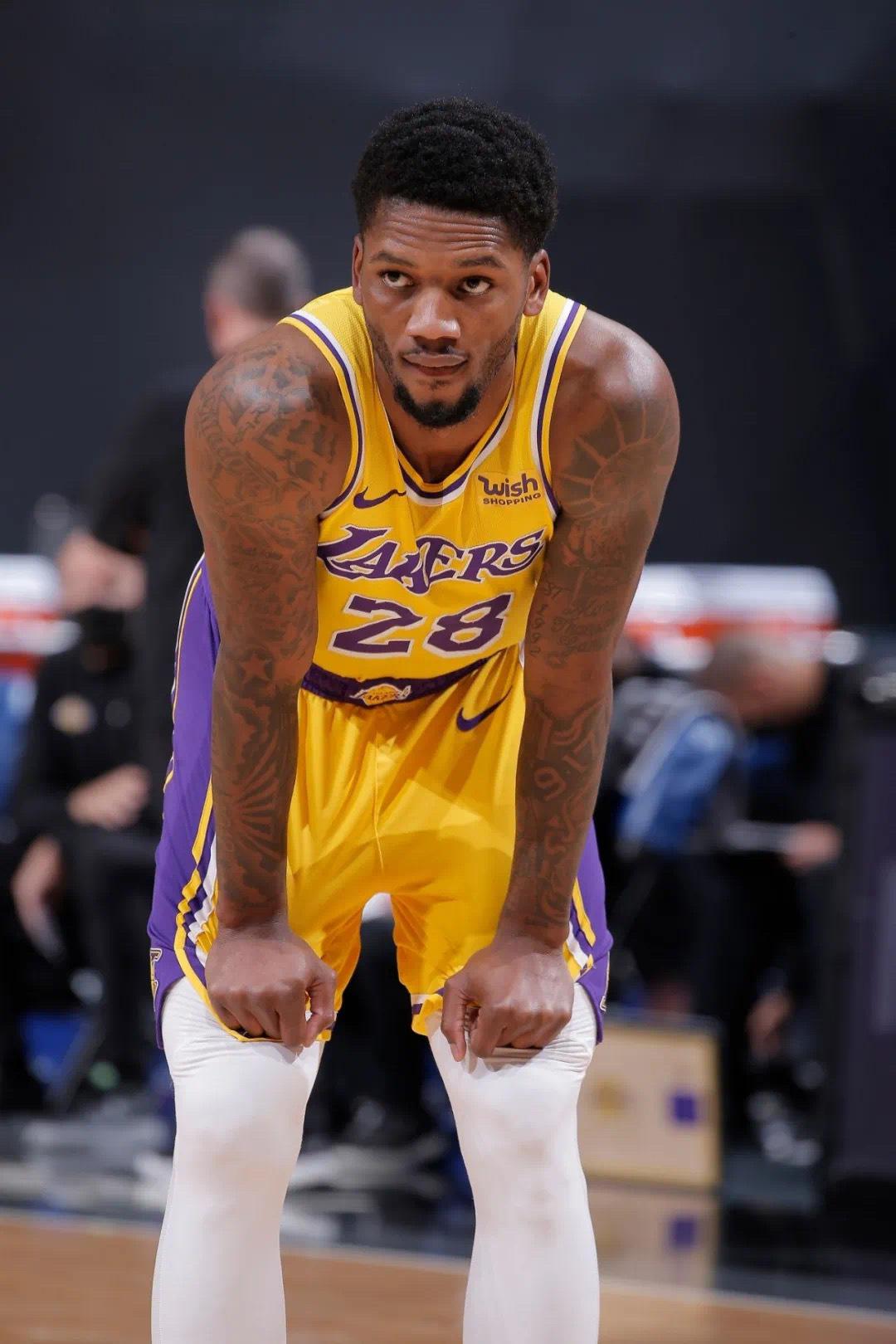 湖人赛季半程报告①麦金尼是在麦基的交易中换到湖人的