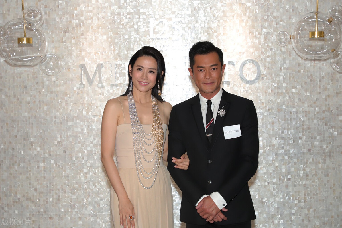 宣萱 古天乐参加活动 真是一对俊男美女