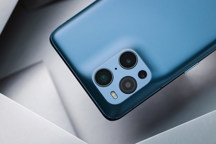 浑然天成findx3系列带来全新一体化外观