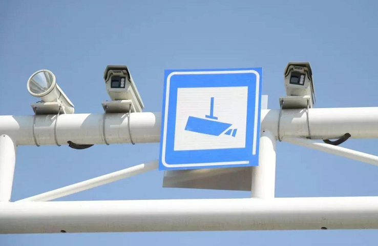 新手司机"苦日子"来了,电子眼新增4个抓拍功能,不懂别瞎开了