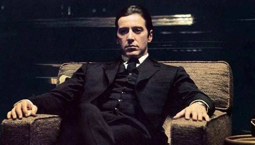 80岁阿尔帕西诺还在拍戏满脸褶皱变化太大教父也有变老这一天