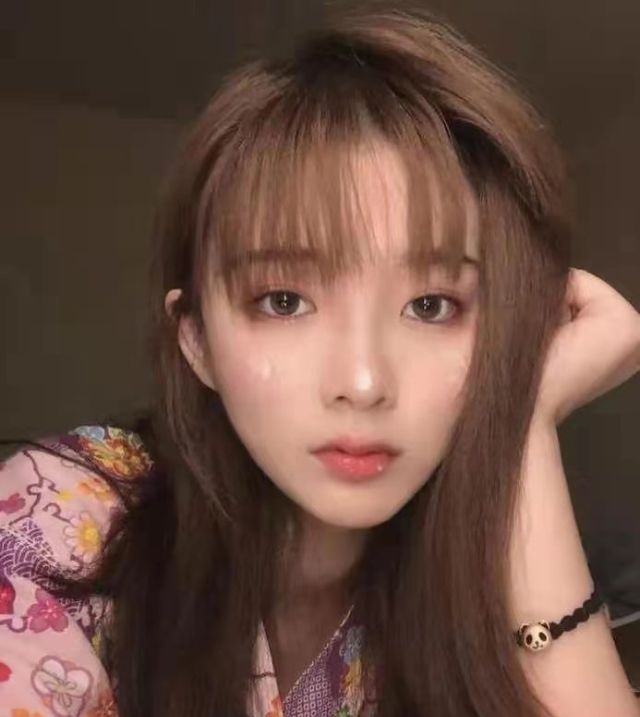 cba第一小前锋齐麟女友助力下实力暴增马术装身材紧致迷人