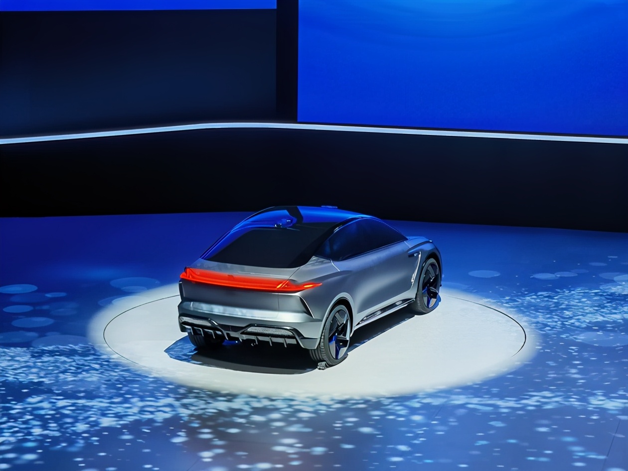 r汽车全新平台纯电动轿车es33亮相