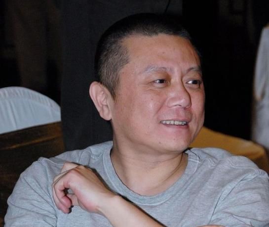 侯家秘闻被揭开王朔豪赌百万气倒侯耀文郭德纲为何默不作声