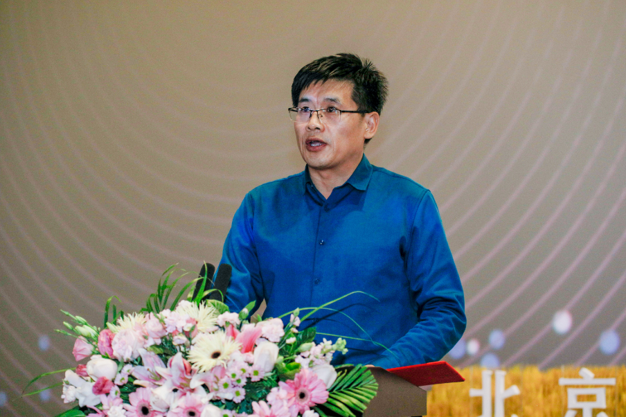 《草原上的萨日朗》首映礼暨"讲好中国扶贫故事"发布活动举行