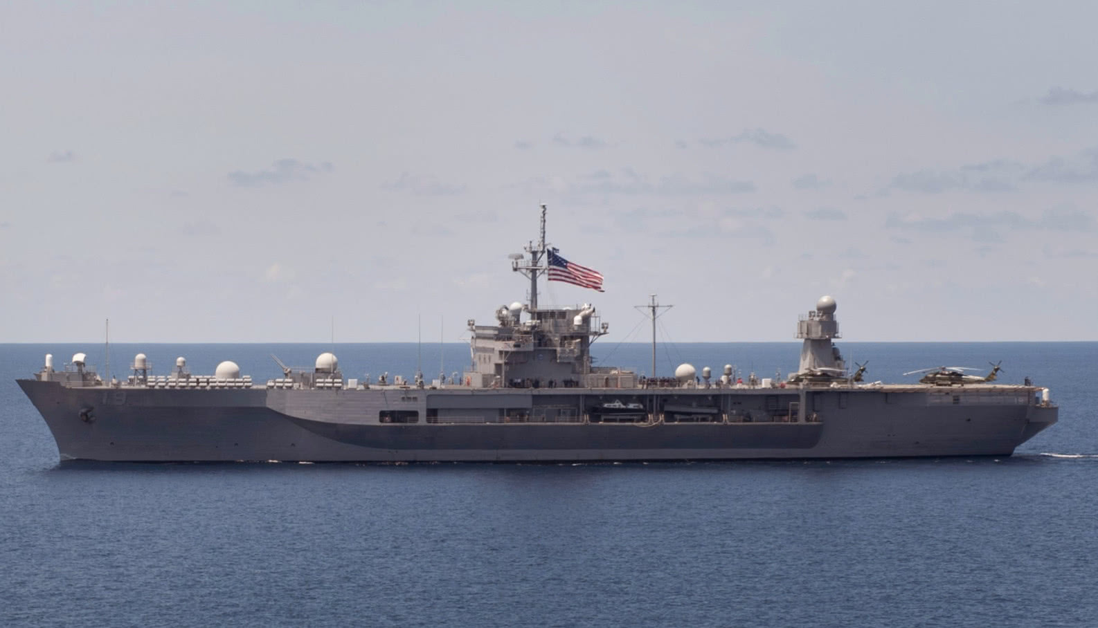 世界最强!最后的两栖指挥舰:蓝岭号美国海军两栖舰队中枢神经!