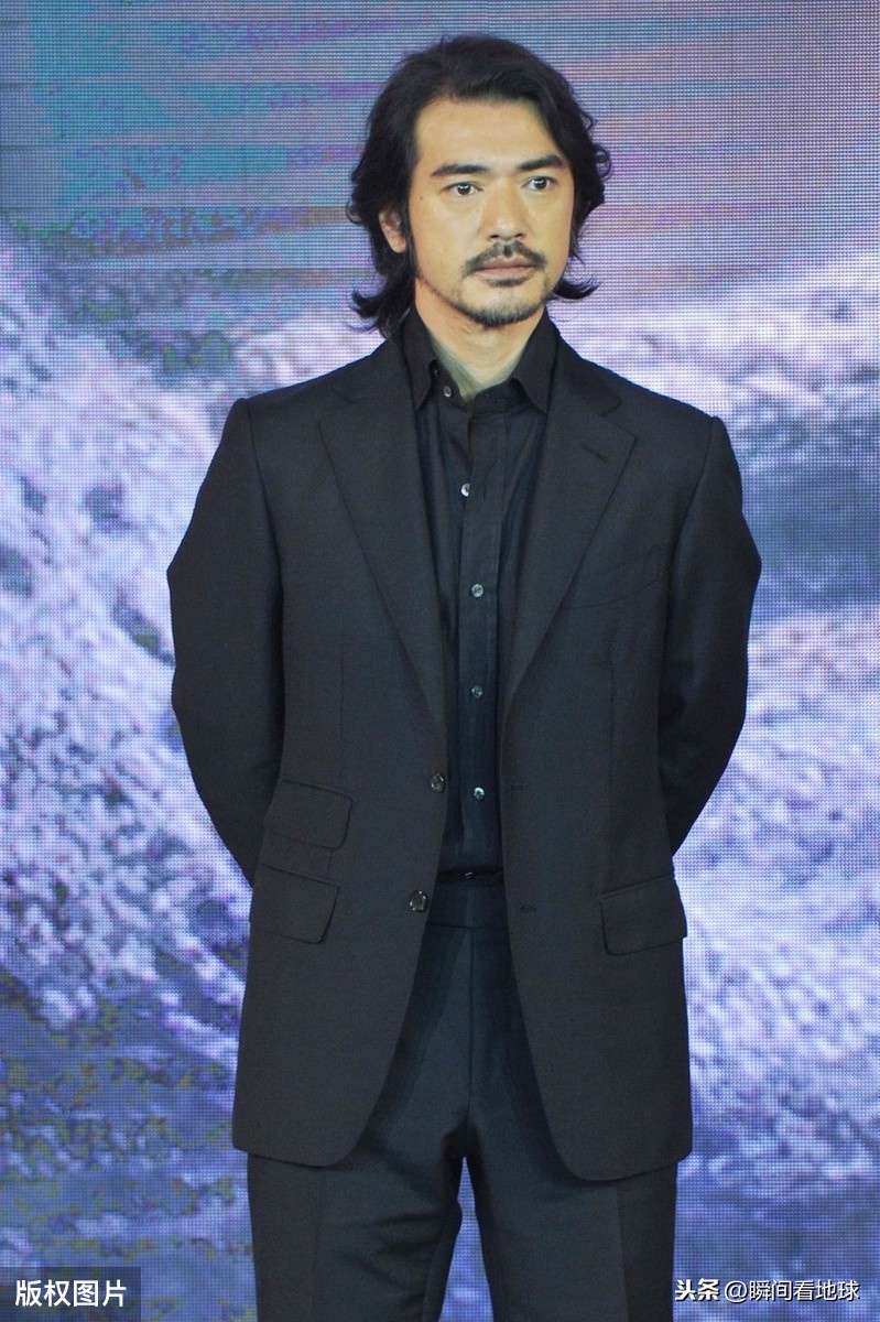 金城武47岁了 胡子拉碴成大叔 网友直呼太帅了