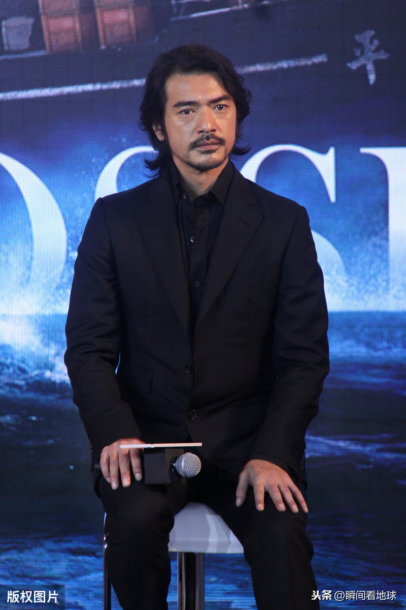 金城武47岁了 胡子拉碴成大叔 网友直呼太帅了