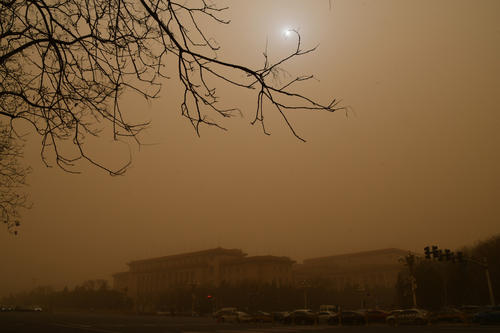 蓝色太阳出现并不稀奇,原理如此简单,在火星上也看得到