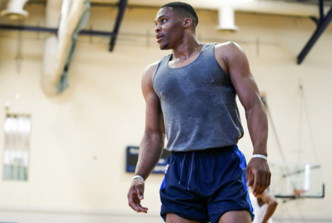 无敌33岁威少脱下球衣满屏的肌肉nba人肉坦克太自律了