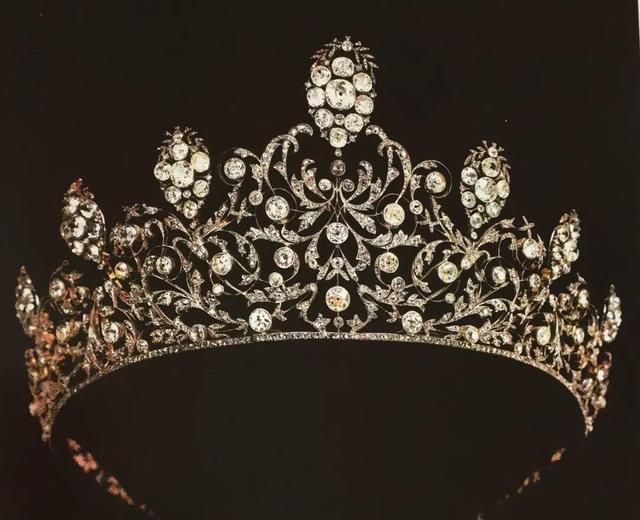 欧洲宫廷系列珠宝冠冕