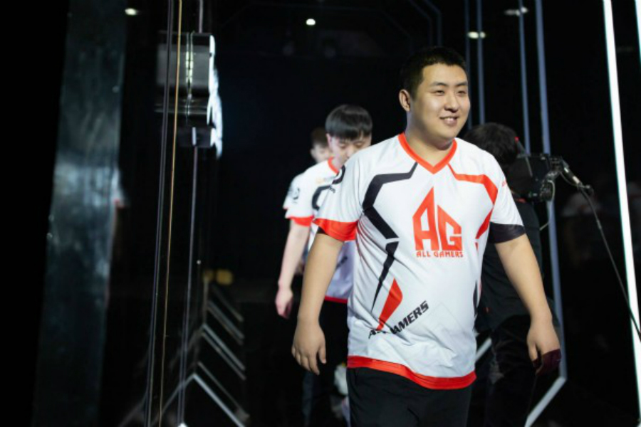 cf电竞人物联盟的悲情英雄70kg四夺狙神称号却仍与冠军无缘