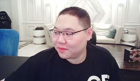 pdd动了真感情?再度开播力怼黑粉,眼眶发红声音一度哽咽