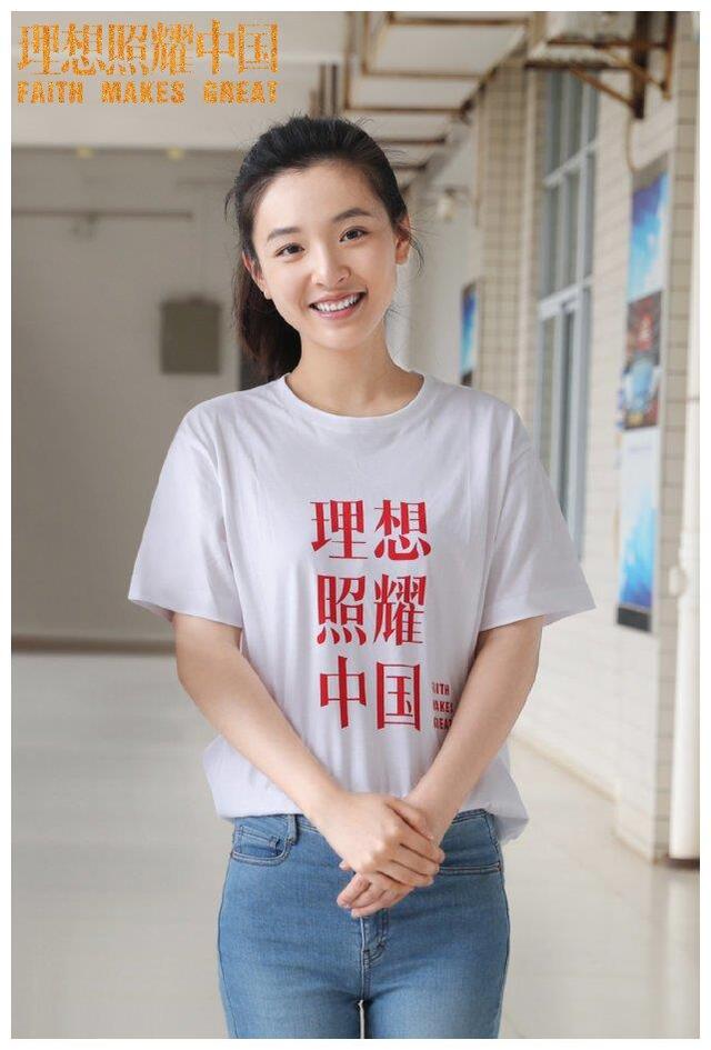 吴倩孩子曝光后,工作室首晒吴倩工作照,新剧开机精修图难掩疲惫