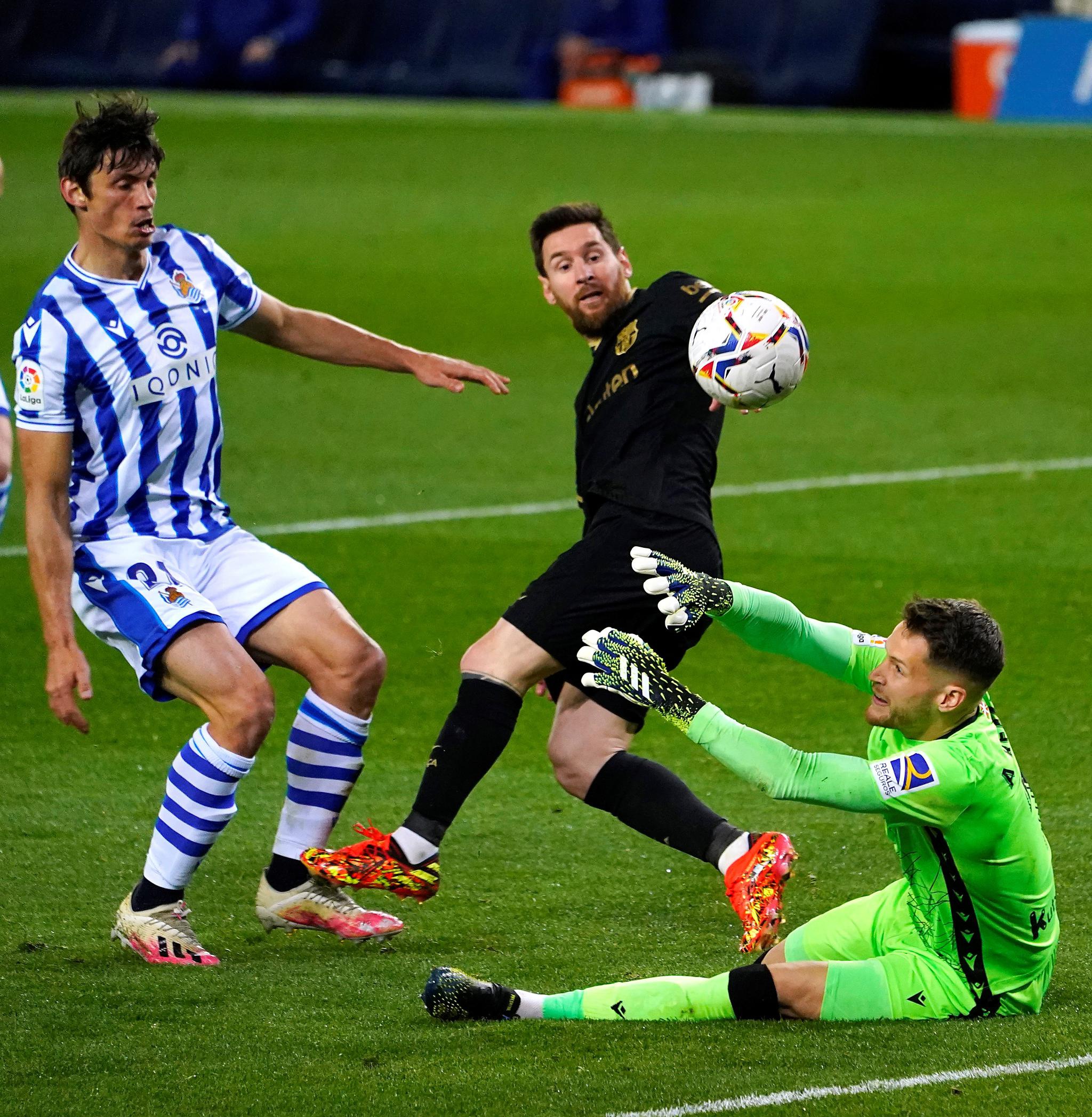 当日,在2020-2021赛季西班牙足球甲级联赛第28轮比赛中,巴塞罗那队