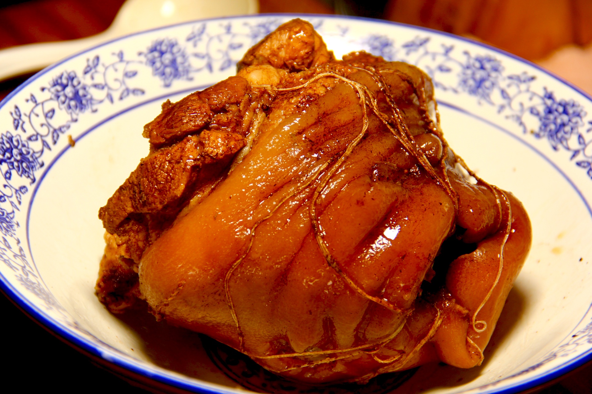 很多人为啥不愿意自己卤肘子教你个秘诀试试看再也不想出去买