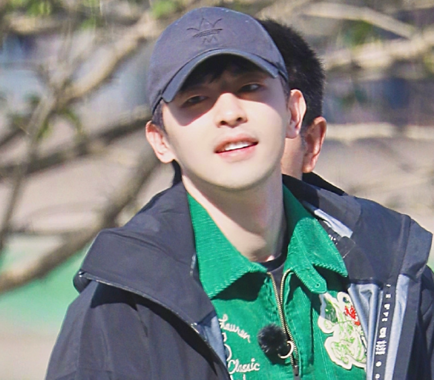 《极限挑战7》路透:邓伦素颜出镜太帅,但身材比例"翻车"了|极限挑战7