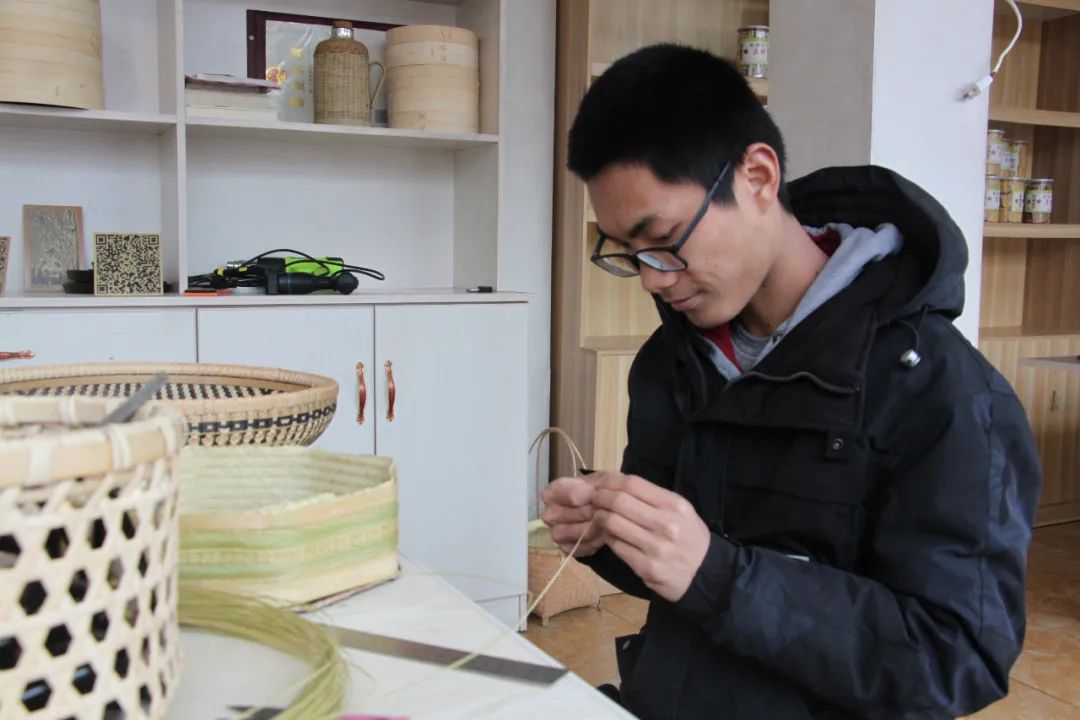 绍兴小伙高中休学做自己喜欢的事,仅两年时间,作品被博物馆收藏