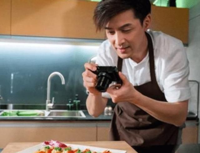 密子君打卡胡歌料理店点108份日料大餐结账时懵了没算错