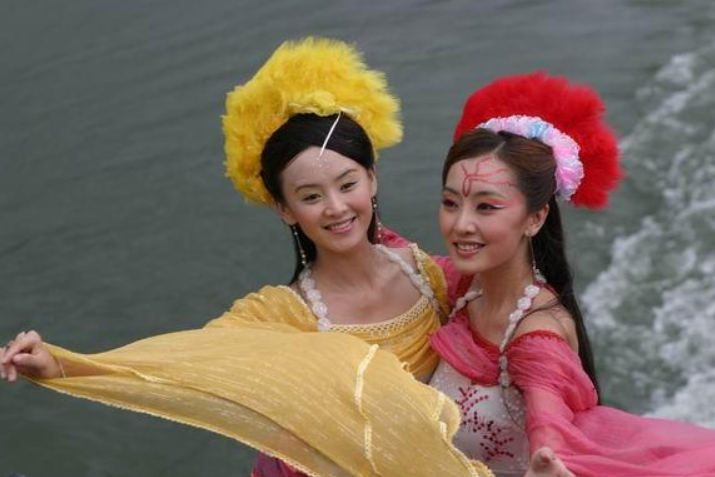 爷青回,《欢天喜地七仙女》重聚"王牌6",四仙女蒋欣混的最好_小百科