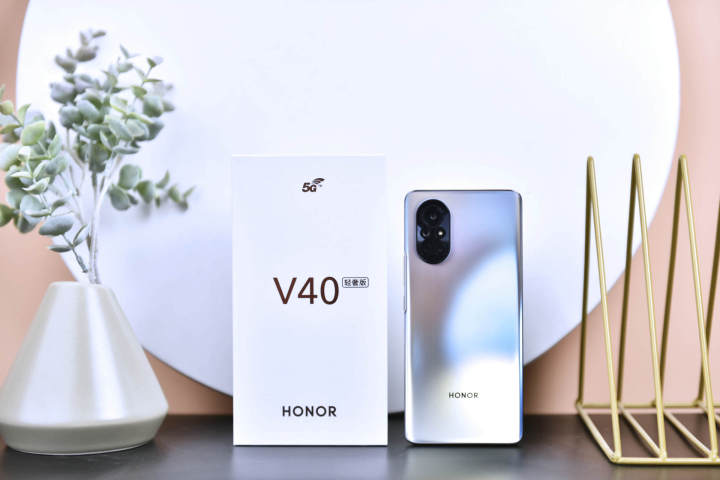 5G手机太沉?荣耀V40轻奢版让你忘却这一概念!