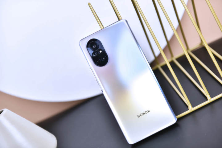 5G手机太沉?荣耀V40轻奢版让你忘却这一概念!