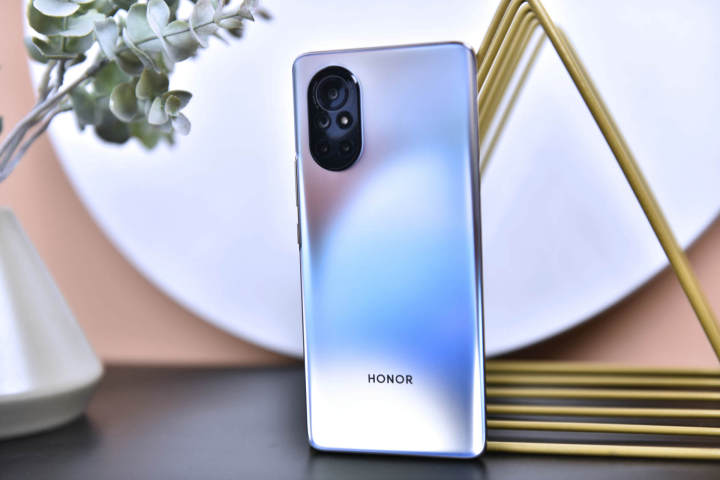 5G手机太沉?荣耀V40轻奢版让你忘却这一概念!