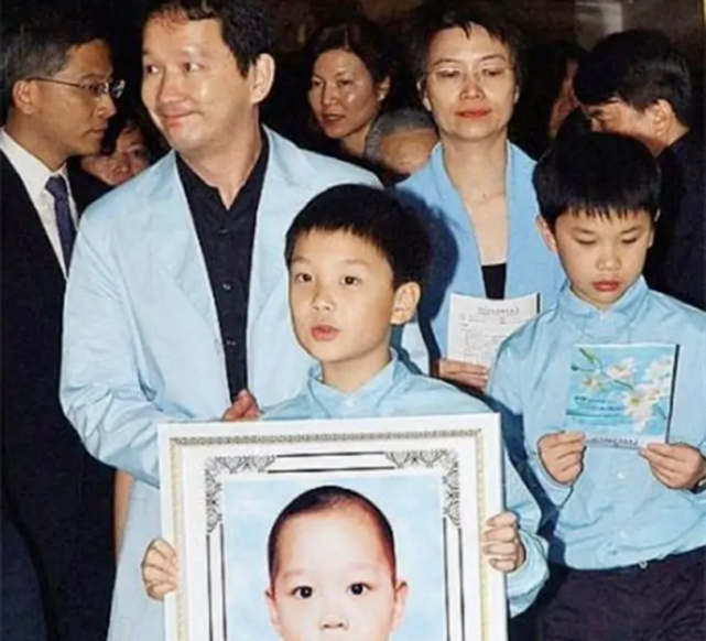 又一金牌配角患胃癌，小儿子去世大儿子想变性，妻子也得抑郁症休闲区蓝鸢梦想 - Www.slyday.coM