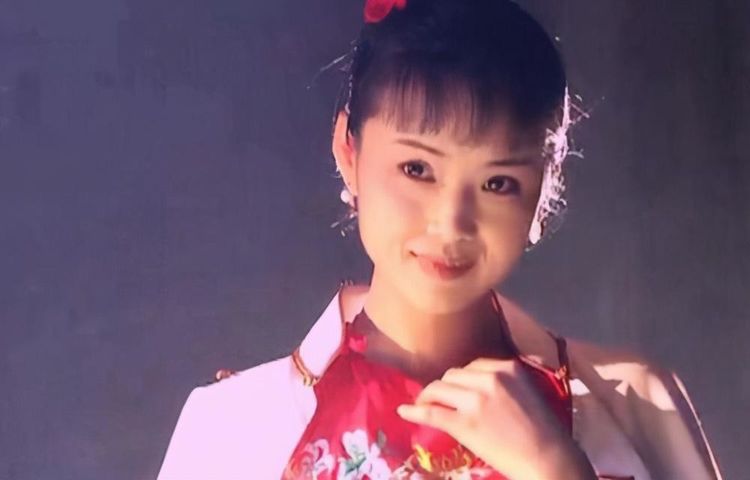 《大宅门》中的黄春,《康熙王朝》中的苏麻喇姑,都是她的杰作