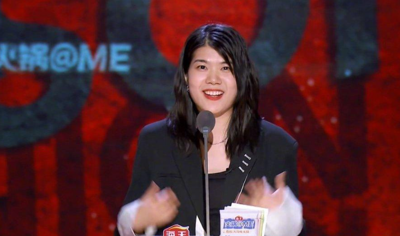 作为脱口秀演员,而且有过丰富小剧场演出经历的杨笠,不太可能不知道