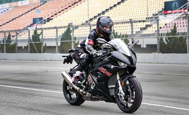 机车女神变跑车女神痞幼秀最新大玩具售价高到你不敢想