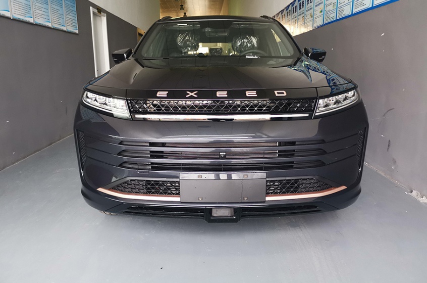 星途lx凡尔赛版实车图曝光 将于4月上市