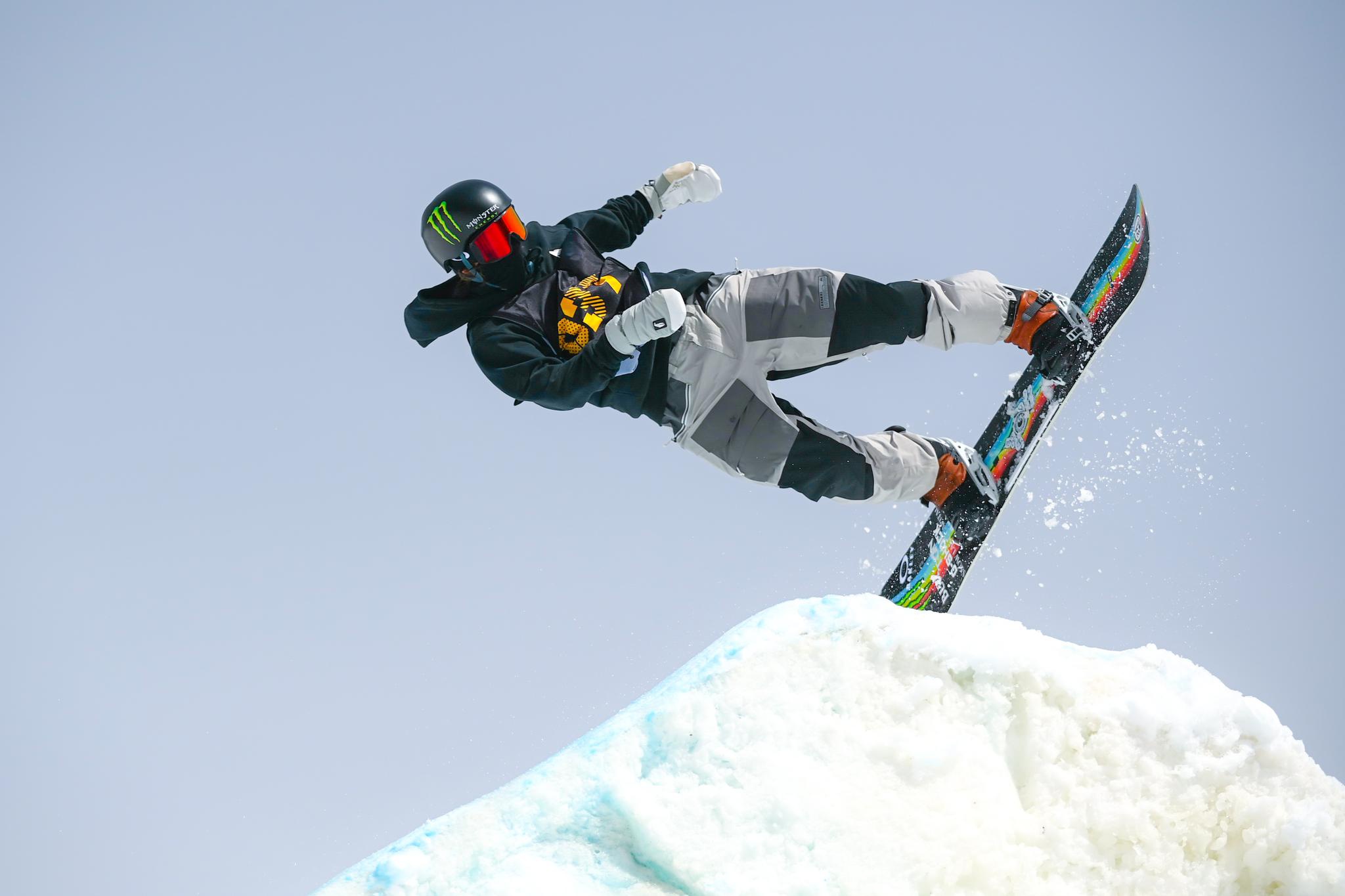 单板滑雪——全国锦标赛:大跳台男子组预赛赛况|冰雪运动|单板滑雪
