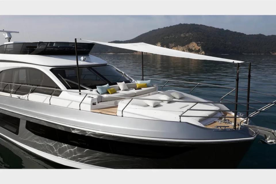 50尺飞桥游艇再添实力选手全新阿兹慕53魅力来袭