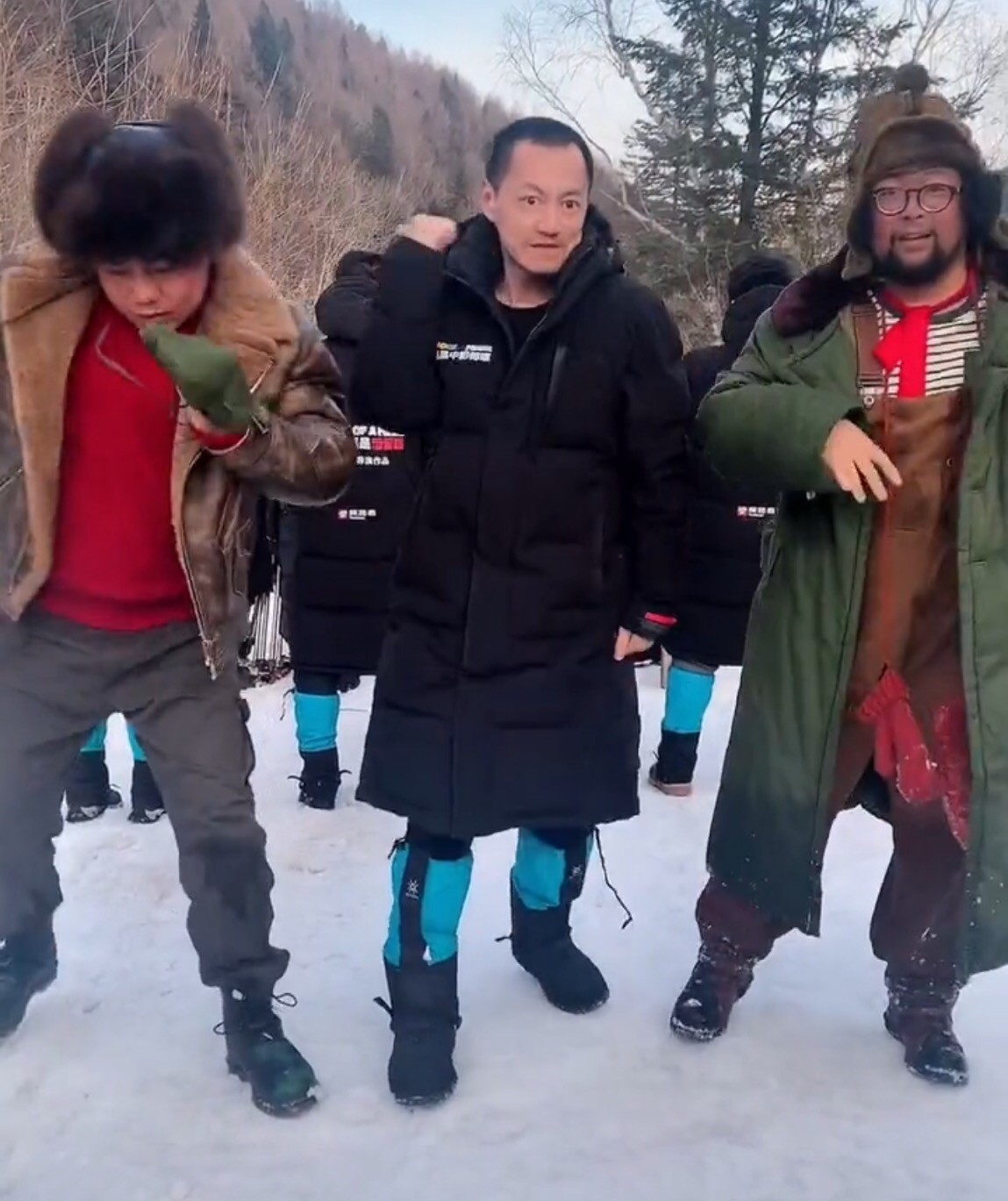 51岁雪村老当益壮发际线后移跳舞太卖力曾离婚第二天娶娇妻